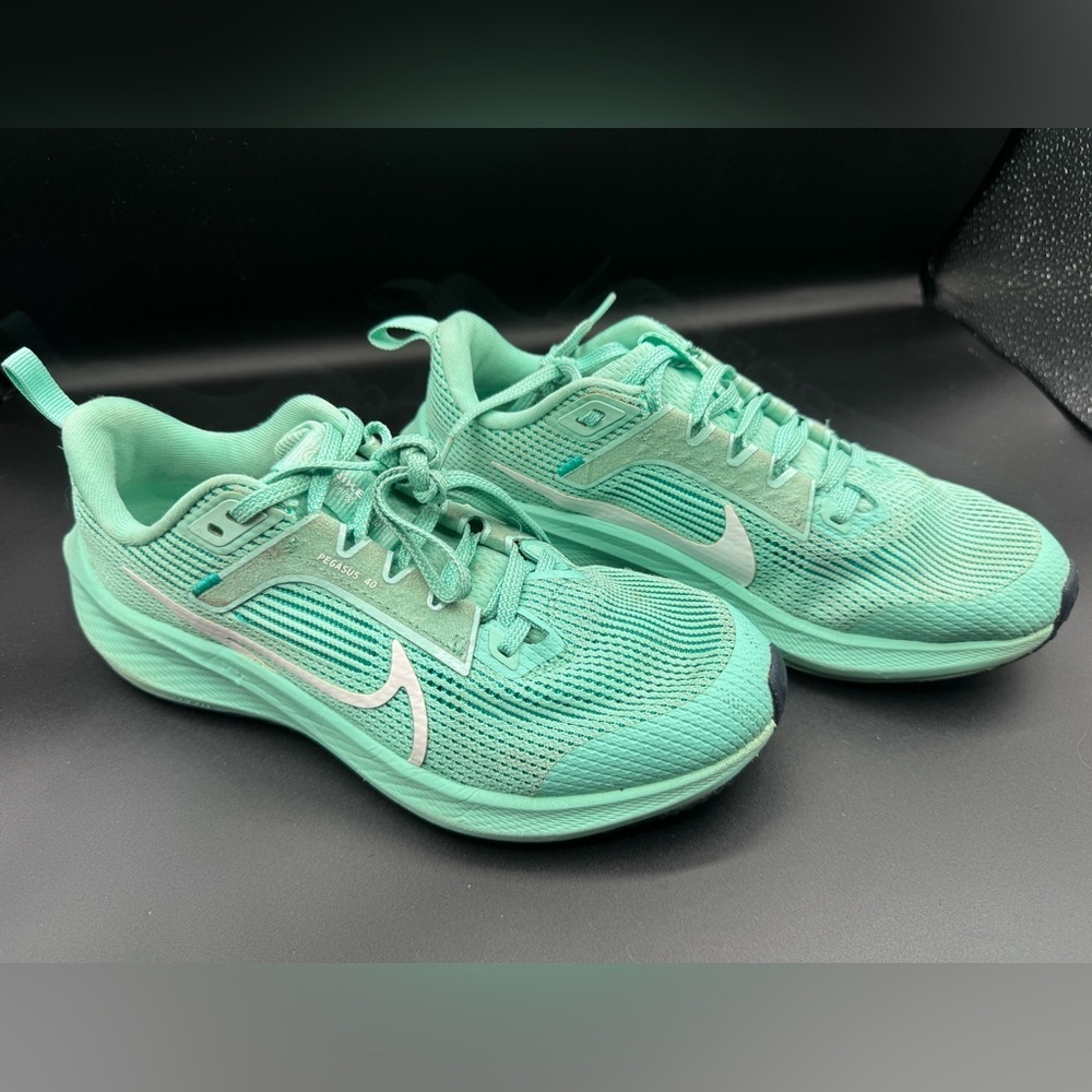 Nike Green and Black Athletic Shoes with Mesh Upper - Picture 11 of 15